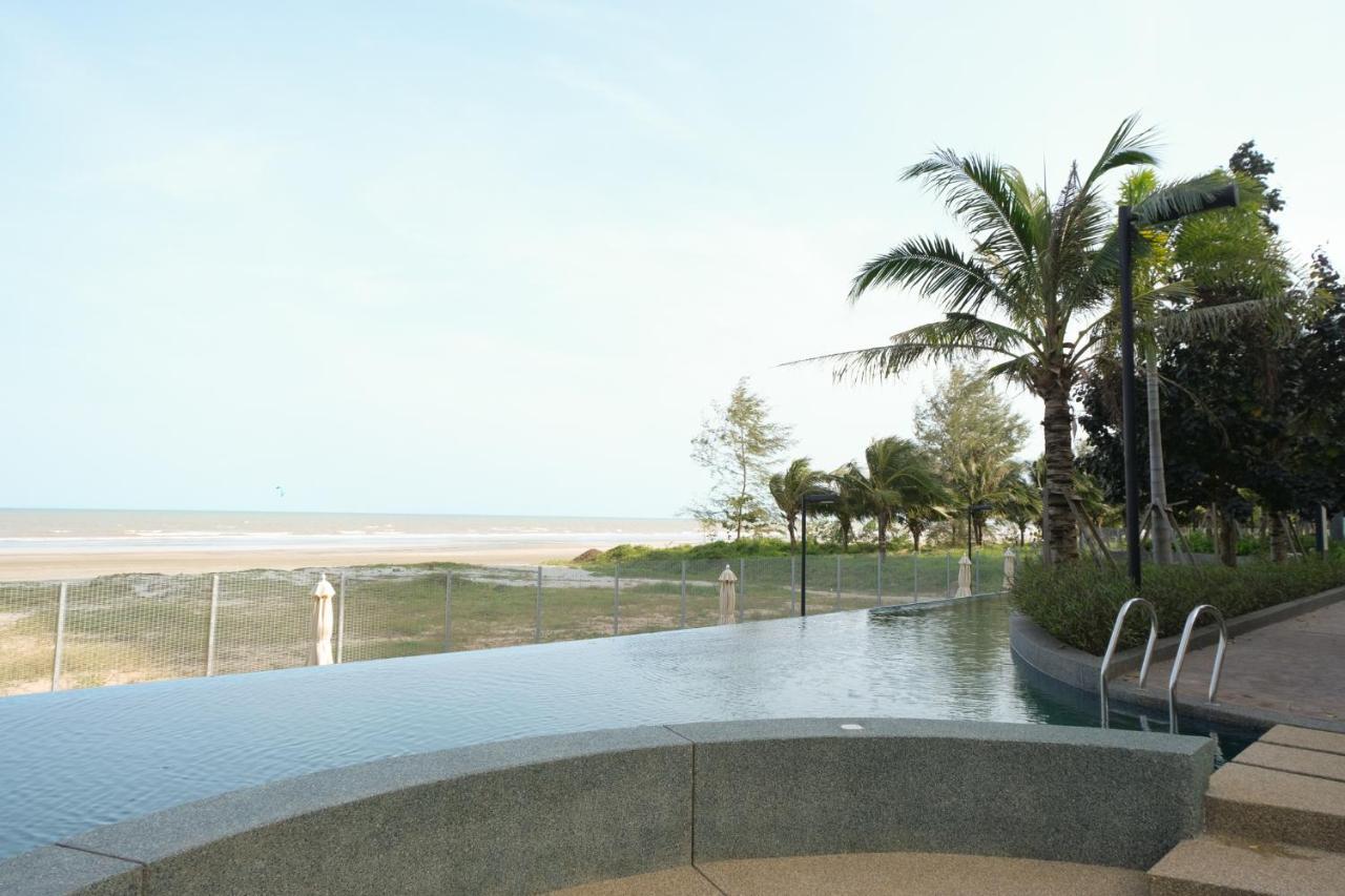 Timur Bay Beach Resort By Subhome Kuantan Esterno foto