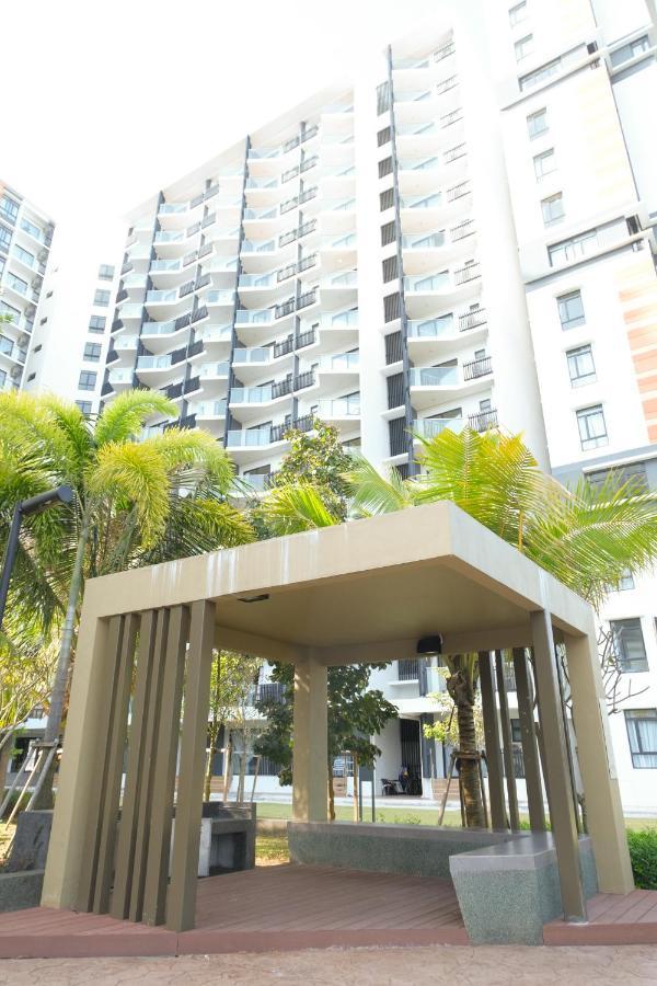 Timur Bay Beach Resort By Subhome Kuantan Esterno foto